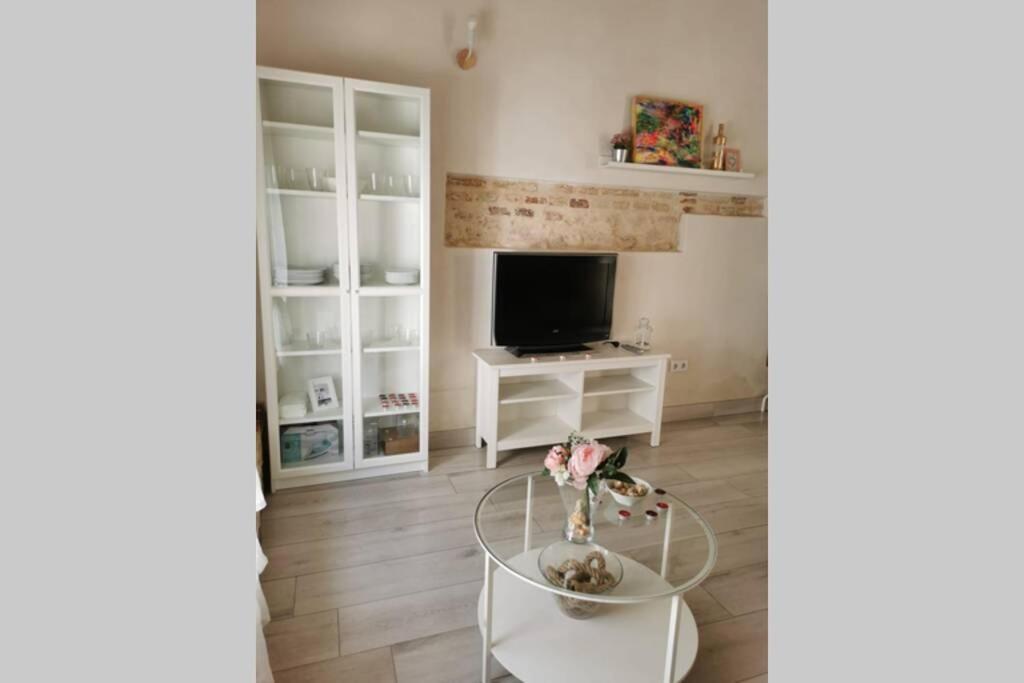 Apartamento La Teja-Parking Privado Apartment การ์โมนา ภายนอก รูปภาพ